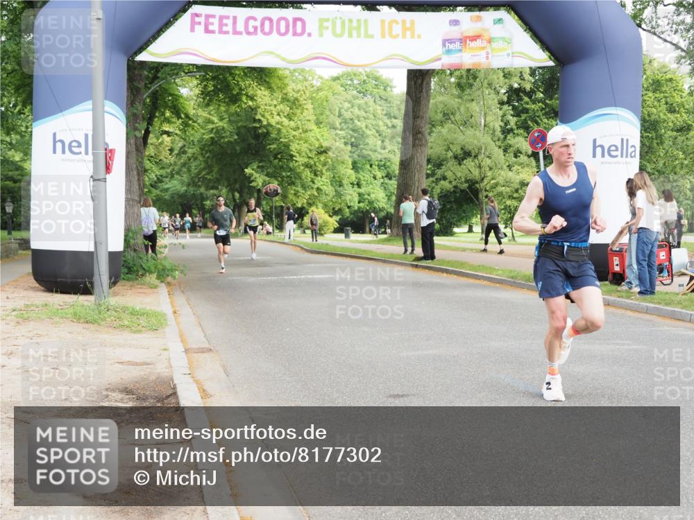 29.06.2025 - hella hamburg halbmarathon MichiJ http://msf.ph/oto/8177302 29.06.2025 10:16:41 Zwischen KM18-KM19 7380, 12992, 13779, 15671, 17040 meine-sportfotos.de
