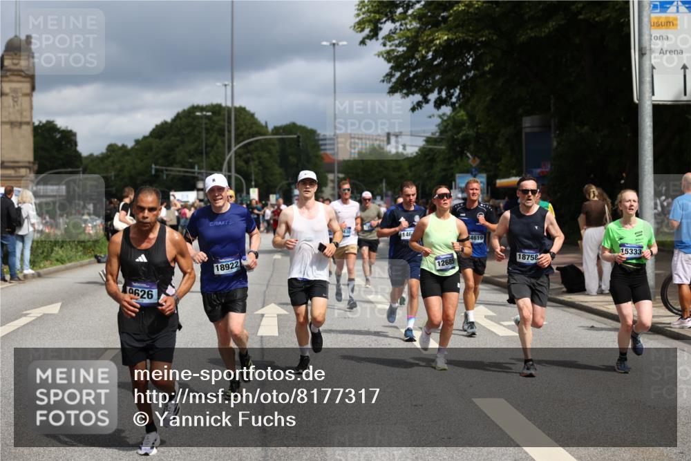 29.06.2025 - hella hamburg halbmarathon Yannick Fuchs http://msf.ph/oto/8177317 29.06.2025 10:42:09 20KM 1320, 1613, 1696, 2213, 2284, 2340, 2708, 2953, 3747, 4324, 4528, 4601, 5024, 5362, 5528, 5915, 6009, 6836, 7599, 8234, 8927, 9262, 9544, 9626, 10969, 11211, 11283, 11961, 12685, 13007, 13948, 14383, 14618, 14619, 15309, 15333, 15478, 15479, 15735, 15808, 16149, 16205, 17451, 17905, 18104, 18206, 18430, 18758, 18836, 18922, 18963, 18974, 19181 meine-sportfotos.de
