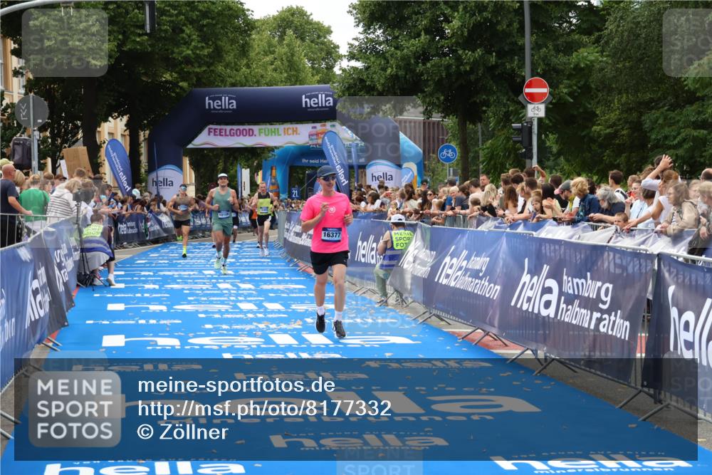 29.06.2025 - hella hamburg halbmarathon Zöllner http://msf.ph/oto/8177332 29.06.2025 10:28:00 Ziel 10106, 10485, 12189, 16377, 17488 meine-sportfotos.de