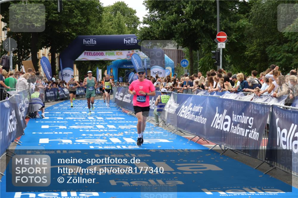 29.06.2025 - hella hamburg halbmarathon Zöllner http://msf.ph/oto/8177340 29.06.2025 10:28:00 Ziel 10106, 10485, 12189, 16377, 17488 meine-sportfotos.de