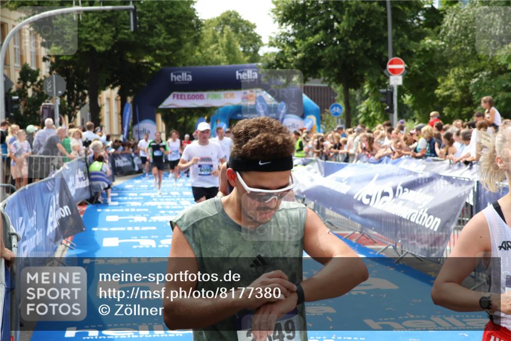 29.06.2025 - hella hamburg halbmarathon Zöllner http://msf.ph/oto/8177380 29.06.2025 10:38:24 Ziel 1042, 1688, 3431, 6095, 7110, 14992, 16075, 18584, 18761 meine-sportfotos.de