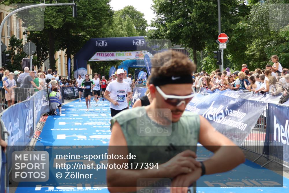 29.06.2025 - hella hamburg halbmarathon Zöllner http://msf.ph/oto/8177394 29.06.2025 10:38:24 Ziel 1042, 1688, 3431, 6095, 7110, 14992, 16075, 18584, 18761 meine-sportfotos.de