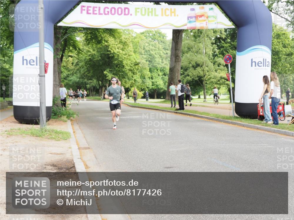 29.06.2025 - hella hamburg halbmarathon MichiJ http://msf.ph/oto/8177426 29.06.2025 10:16:43 Zwischen KM18-KM19 7380, 12992, 13779, 15671, 17040 meine-sportfotos.de