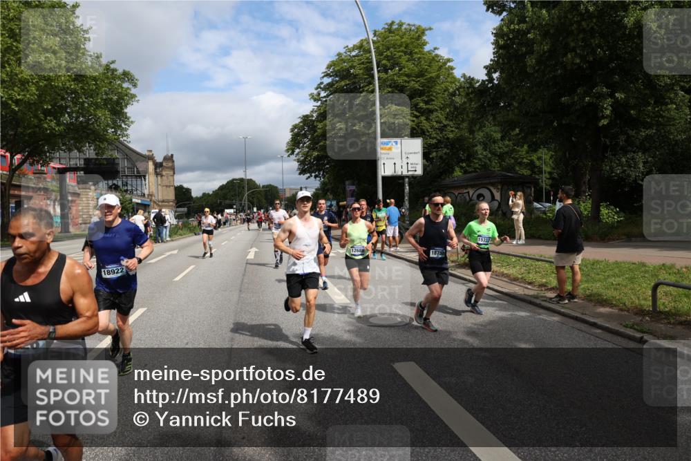 29.06.2025 - hella hamburg halbmarathon Yannick Fuchs http://msf.ph/oto/8177489 29.06.2025 10:42:11 20KM 1320, 2213, 2284, 2340, 2708, 2953, 3747, 4324, 4528, 4601, 5024, 5362, 5528, 5915, 6009, 6836, 7599, 8234, 8927, 9262, 9538, 9544, 9626, 10969, 11211, 11961, 12685, 13007, 13948, 14383, 14618, 14619, 14797, 15309, 15333, 15478, 15479, 15735, 15808, 16149, 16205, 17905, 18104, 18206, 18430, 18758, 18790, 18836, 18922, 18963, 18974, 19181 meine-sportfotos.de