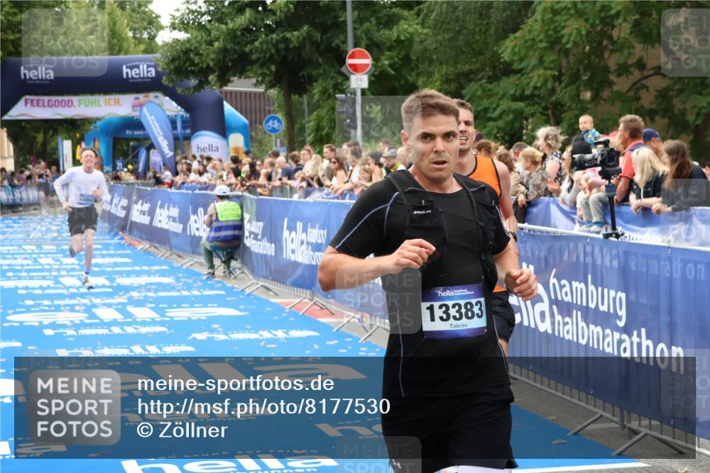 29.06.2025 - hella hamburg halbmarathon Zöllner http://msf.ph/oto/8177530 29.06.2025 10:28:11 Ziel 13383, 14757, 15883 meine-sportfotos.de
