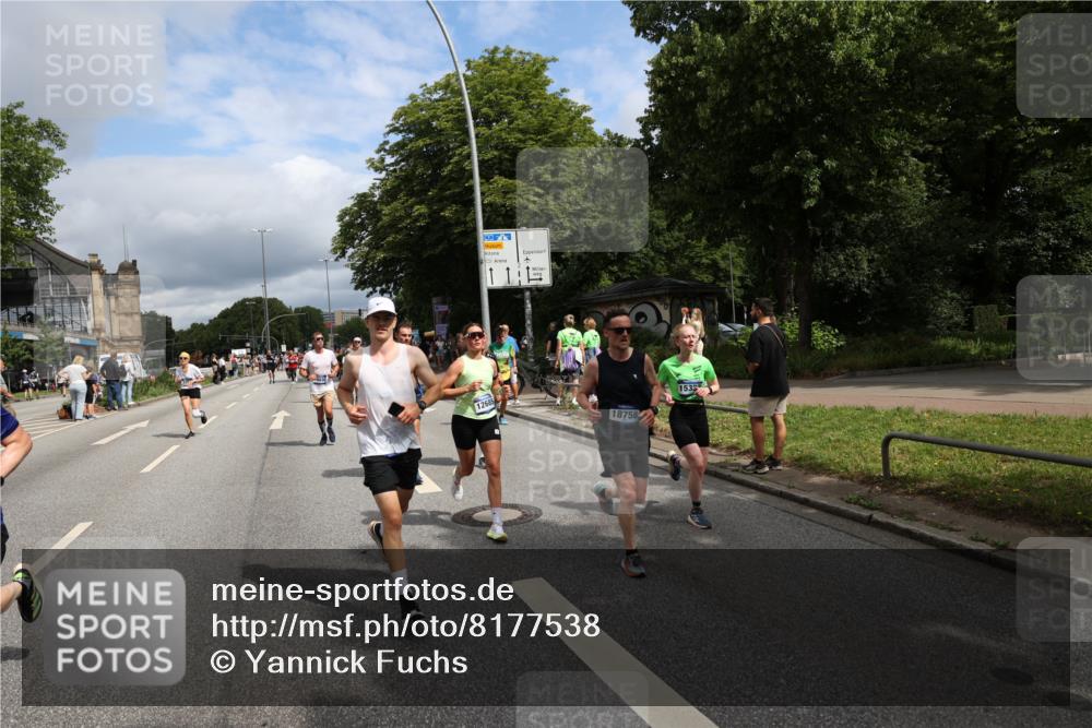 29.06.2025 - hella hamburg halbmarathon Yannick Fuchs http://msf.ph/oto/8177538 29.06.2025 10:42:11 20KM 1320, 2213, 2284, 2340, 2708, 2953, 3747, 4324, 4528, 4601, 5024, 5362, 5528, 5915, 6009, 6836, 7599, 8234, 8927, 9262, 9538, 9544, 9626, 10969, 11211, 11961, 12685, 13007, 13948, 14383, 14618, 14619, 14797, 15309, 15333, 15478, 15479, 15735, 15808, 16149, 16205, 17905, 18104, 18206, 18430, 18758, 18790, 18836, 18922, 18963, 18974, 19181 meine-sportfotos.de