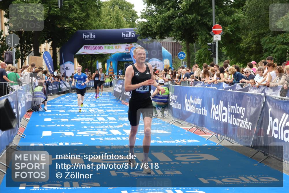 29.06.2025 - hella hamburg halbmarathon Zöllner http://msf.ph/oto/8177618 29.06.2025 10:28:21 Ziel 3075, 7389, 12529, 14140, 16711 meine-sportfotos.de