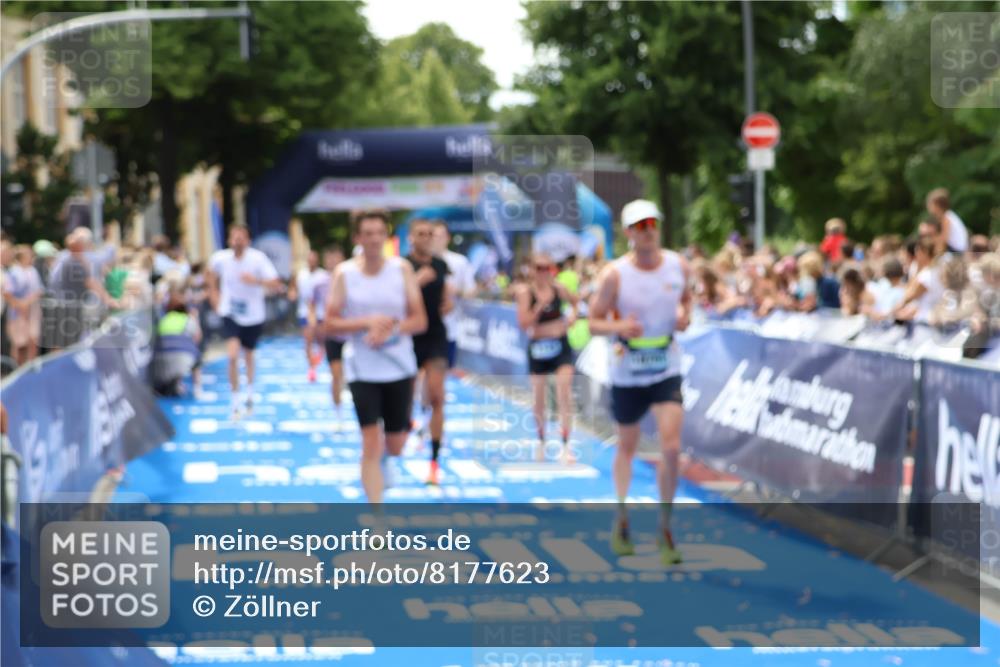 29.06.2025 - hella hamburg halbmarathon Zöllner http://msf.ph/oto/8177623 29.06.2025 10:38:31 Ziel 1710, 2745, 3014, 3790, 8571, 14992, 16075, 16280, 18357, 18761 meine-sportfotos.de