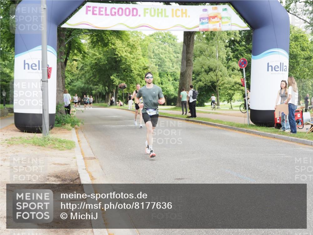 29.06.2025 - hella hamburg halbmarathon MichiJ http://msf.ph/oto/8177636 29.06.2025 10:16:44 Zwischen KM18-KM19 12992, 13779, 15671, 17040 meine-sportfotos.de