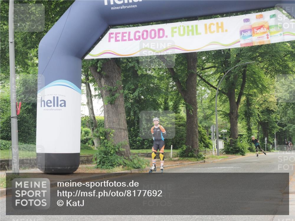 29.06.2025 - hella hamburg halbmarathon KatJ http://msf.ph/oto/8177692 29.06.2025 09:21:51 Zwischen KM18-KM19  meine-sportfotos.de