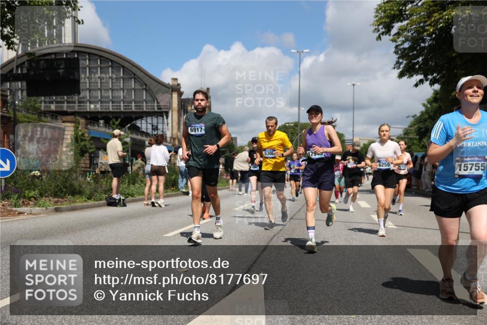 29.06.2025 - hella hamburg halbmarathon Yannick Fuchs http://msf.ph/oto/8177697 29.06.2025 11:38:32 20KM 1008, 1010, 1578, 1879, 2069, 2113, 2313, 2552, 3242, 3293, 4412, 4483, 4627, 4700, 4972, 5001, 5240, 5300, 5355, 5370, 5875, 6200, 6259, 6917, 7205, 7206, 7350, 7566, 7777, 7844, 8615, 10001, 10123, 10617, 10940, 11244, 11801, 11831, 11982, 12254, 12444, 12903, 12904, 12969, 13442, 13902, 14130, 14163, 14405, 14776, 14856, 15380, 15588, 15715, 15755, 15762, 15852, 15933, 15953, 16360, 16545, 16955, 17116, 17355, 17547, 17936, 17943, 18353, 18950 meine-sportfotos.de