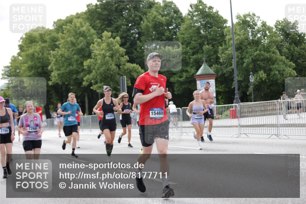 29.06.2025 - hella hamburg halbmarathon Jannik Wohlers http://msf.ph/oto/8177711 29.06.2025 10:22:32 Lombardsbrücke 1029, 1853, 2766, 3003, 3029, 3034, 4190, 4266, 5629, 6578, 6784, 6785, 7266, 7891, 9133, 9913, 10205, 10826, 12025, 12190, 12265, 13560, 13921, 14041, 14525, 14801, 15469, 16565, 16566, 16618, 16801, 16863, 17657 meine-sportfotos.de