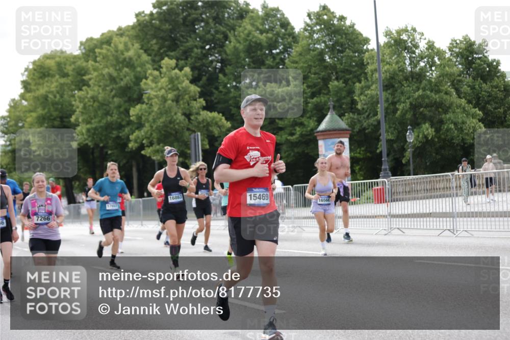 29.06.2025 - hella hamburg halbmarathon Jannik Wohlers http://msf.ph/oto/8177735 29.06.2025 10:22:32 Lombardsbrücke 1029, 1853, 2766, 3003, 3029, 3034, 4190, 4266, 5629, 6578, 6784, 6785, 7266, 7891, 9133, 9913, 10205, 10826, 12025, 12190, 12265, 13560, 13921, 14041, 14525, 14801, 15469, 16565, 16566, 16618, 16801, 16863, 17657 meine-sportfotos.de