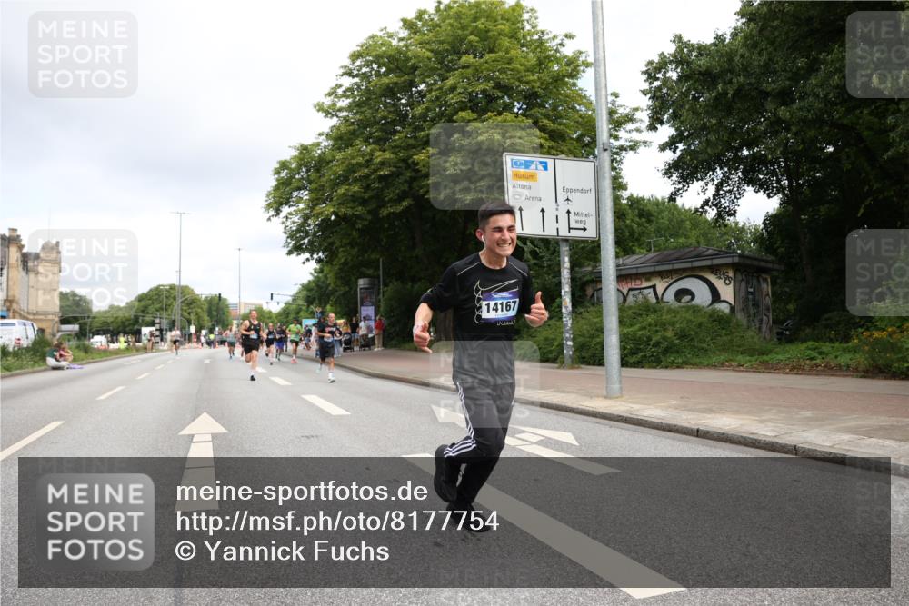 29.06.2025 - hella hamburg halbmarathon Yannick Fuchs http://msf.ph/oto/8177754 29.06.2025 10:28:07 20KM 1910, 1959, 2746, 2836, 4602, 4679, 4749, 6473, 7723, 8956, 10453, 12290, 14167, 14466, 14975, 16881, 16931, 17056, 17151, 17175, 17802, 18455, 18679, 18687, 18731, 18854 meine-sportfotos.de