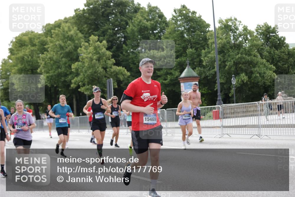 29.06.2025 - hella hamburg halbmarathon Jannik Wohlers http://msf.ph/oto/8177769 29.06.2025 10:22:32 Lombardsbrücke 1029, 1853, 2766, 3003, 3029, 3034, 4190, 4266, 5629, 6578, 6784, 6785, 7266, 7891, 9133, 9913, 10205, 10826, 12025, 12190, 12265, 13560, 13921, 14041, 14525, 14801, 15469, 16565, 16566, 16618, 16801, 16863, 17657 meine-sportfotos.de