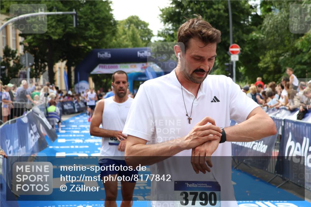 29.06.2025 - hella hamburg halbmarathon Zöllner http://msf.ph/oto/8177842 29.06.2025 10:38:37 Ziel 8571, 11379, 14905, 17154, 18357 meine-sportfotos.de