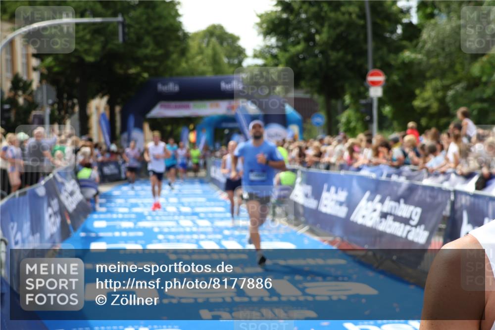 29.06.2025 - hella hamburg halbmarathon Zöllner http://msf.ph/oto/8177886 29.06.2025 10:38:39 Ziel 9403, 11379, 14905, 17154 meine-sportfotos.de