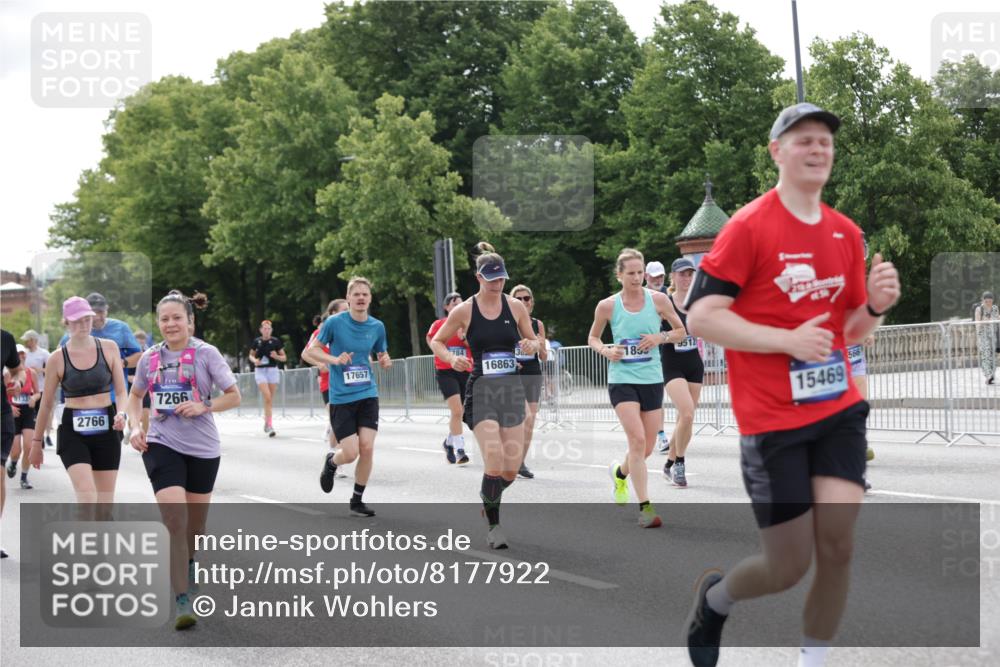 29.06.2025 - hella hamburg halbmarathon Jannik Wohlers http://msf.ph/oto/8177922 29.06.2025 10:22:33 Lombardsbrücke 1029, 1853, 2766, 3003, 3029, 3034, 4190, 4266, 5629, 6578, 6784, 6785, 7266, 7891, 9133, 9913, 10205, 10826, 12025, 12190, 12265, 13560, 13921, 14041, 14525, 14801, 15469, 16565, 16566, 16618, 16801, 16863, 17657 meine-sportfotos.de