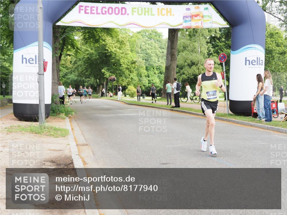 29.06.2025 - hella hamburg halbmarathon MichiJ http://msf.ph/oto/8177940 29.06.2025 10:16:47 Zwischen KM18-KM19 10485, 15671 meine-sportfotos.de