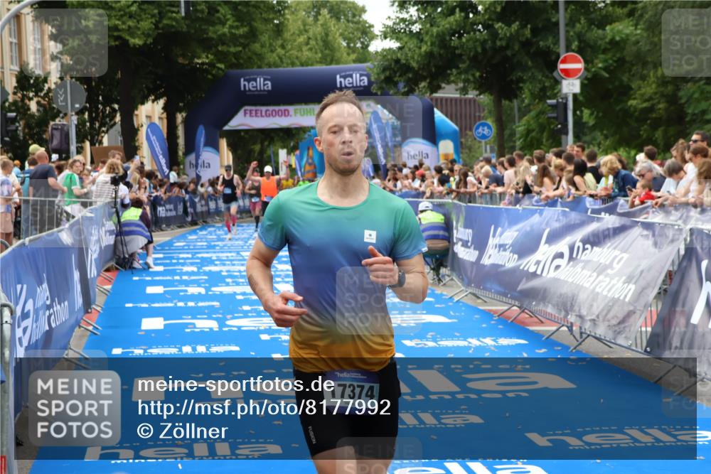 29.06.2025 - hella hamburg halbmarathon Zöllner http://msf.ph/oto/8177992 29.06.2025 10:28:38 Ziel 10222, 17213, 17374 meine-sportfotos.de