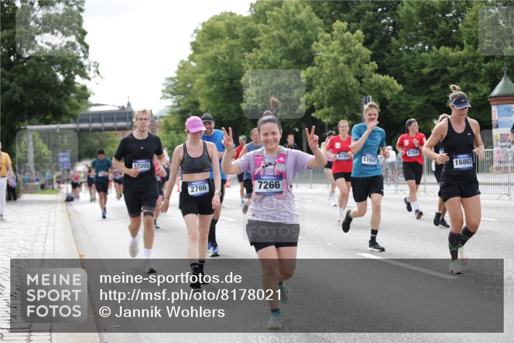 29.06.2025 - hella hamburg halbmarathon Jannik Wohlers http://msf.ph/oto/8178021 29.06.2025 10:22:34 Lombardsbrücke 1029, 1853, 2766, 3003, 3029, 3034, 4190, 4266, 5629, 6578, 6784, 6785, 7266, 7891, 9133, 9913, 10205, 10826, 12025, 12190, 12265, 13560, 13921, 14041, 14525, 14801, 15469, 16565, 16566, 16618, 16801, 16863, 17657 meine-sportfotos.de