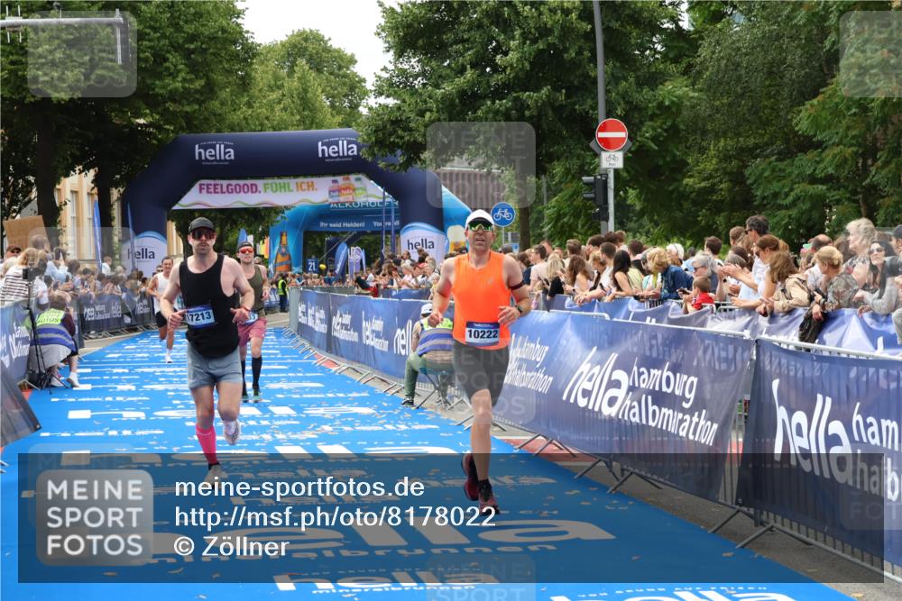 29.06.2025 - hella hamburg halbmarathon Zöllner http://msf.ph/oto/8178022 29.06.2025 10:28:44 Ziel 1953, 3968, 6090, 10222, 15655, 17213, 17428 meine-sportfotos.de
