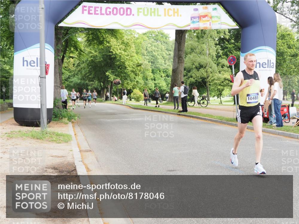 29.06.2025 - hella hamburg halbmarathon MichiJ http://msf.ph/oto/8178046 29.06.2025 10:16:48 Zwischen KM18-KM19 10485, 15671 meine-sportfotos.de