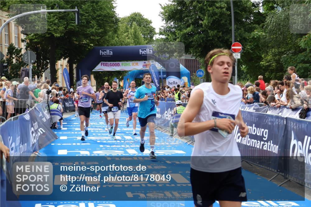29.06.2025 - hella hamburg halbmarathon Zöllner http://msf.ph/oto/8178049 29.06.2025 10:38:45 Ziel 2296, 2719, 4148, 5248, 6684, 8450, 9403, 11281, 11282, 12772, 13800, 15372, 18188, 19004 meine-sportfotos.de