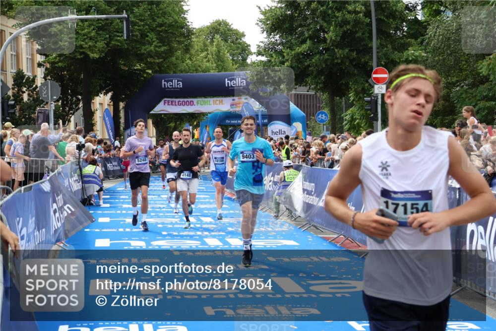 29.06.2025 - hella hamburg halbmarathon Zöllner http://msf.ph/oto/8178054 29.06.2025 10:38:45 Ziel 2296, 2719, 4148, 5248, 6684, 8450, 9403, 11281, 11282, 12772, 13800, 15372, 18188, 19004 meine-sportfotos.de