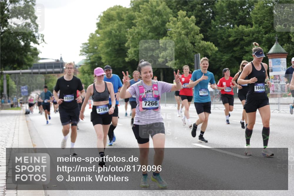 29.06.2025 - hella hamburg halbmarathon Jannik Wohlers http://msf.ph/oto/8178096 29.06.2025 10:22:34 Lombardsbrücke 1029, 1853, 2766, 3003, 3029, 3034, 4190, 4266, 5629, 6578, 6784, 6785, 7266, 7891, 9133, 9913, 10205, 10826, 12025, 12190, 12265, 13560, 13921, 14041, 14525, 14801, 15469, 16565, 16566, 16618, 16801, 16863, 17657 meine-sportfotos.de
