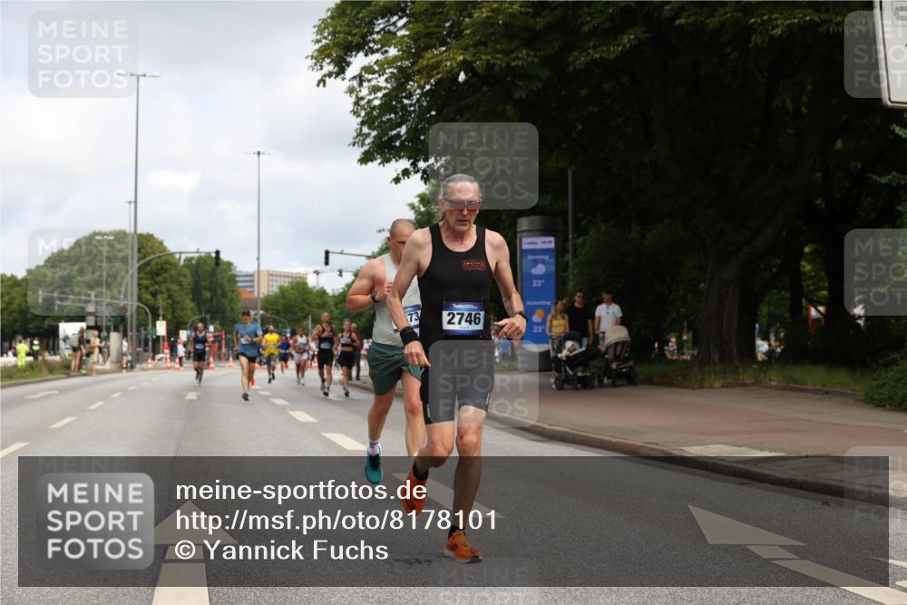 29.06.2025 - hella hamburg halbmarathon Yannick Fuchs http://msf.ph/oto/8178101 29.06.2025 10:28:14 20KM 1053, 1910, 1959, 2746, 2836, 4246, 4602, 4679, 6473, 7723, 8956, 12290, 14167, 14466, 14975, 15268, 15326, 16755, 16881, 16931, 17175, 17802, 18455, 18687, 18731, 18854 meine-sportfotos.de