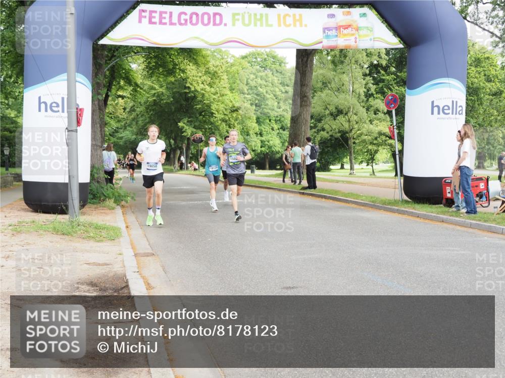 29.06.2025 - hella hamburg halbmarathon MichiJ http://msf.ph/oto/8178123 29.06.2025 10:16:55 Zwischen KM18-KM19  meine-sportfotos.de