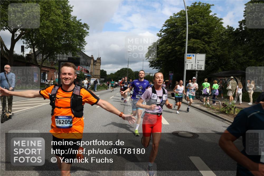 29.06.2025 - hella hamburg halbmarathon Yannick Fuchs http://msf.ph/oto/8178180 29.06.2025 10:42:26 20KM 1086, 1320, 1914, 2213, 2340, 2442, 3747, 4324, 4601, 5024, 5362, 5528, 5915, 6081, 6377, 6836, 7367, 8216, 8916, 8927, 9262, 9482, 9538, 9638, 11211, 11961, 12549, 12747, 13007, 13570, 13614, 13948, 14383, 14797, 14814, 15309, 15573, 15590, 15629, 15735, 15808, 16094, 16149, 16205, 16269, 16414, 16766, 18206, 18476, 18790, 18836, 18923, 18963, 19198 meine-sportfotos.de