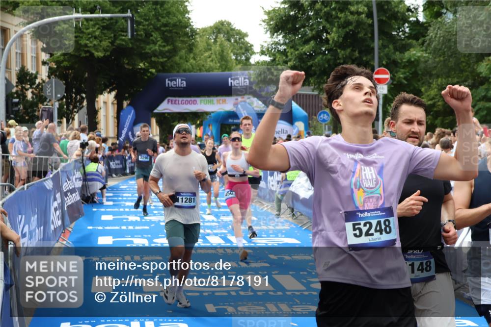 29.06.2025 - hella hamburg halbmarathon Zöllner http://msf.ph/oto/8178191 29.06.2025 10:38:49 Ziel 2296, 2719, 4148, 5248, 6684, 8450, 9264, 9540, 10218, 11055, 11281, 11282, 12772, 13755, 13800, 14093, 15372, 18188, 19004 meine-sportfotos.de