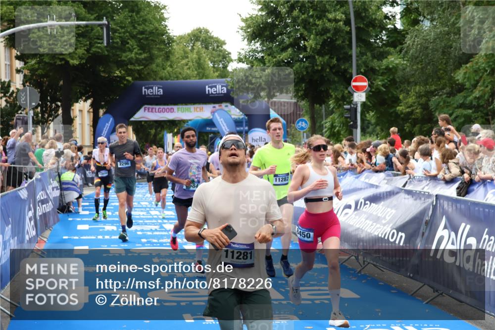 29.06.2025 - hella hamburg halbmarathon Zöllner http://msf.ph/oto/8178226 29.06.2025 10:38:50 Ziel 2296, 2719, 6684, 8450, 9264, 9540, 10218, 11055, 11281, 11282, 13755, 13800, 14093, 15372, 19004 meine-sportfotos.de