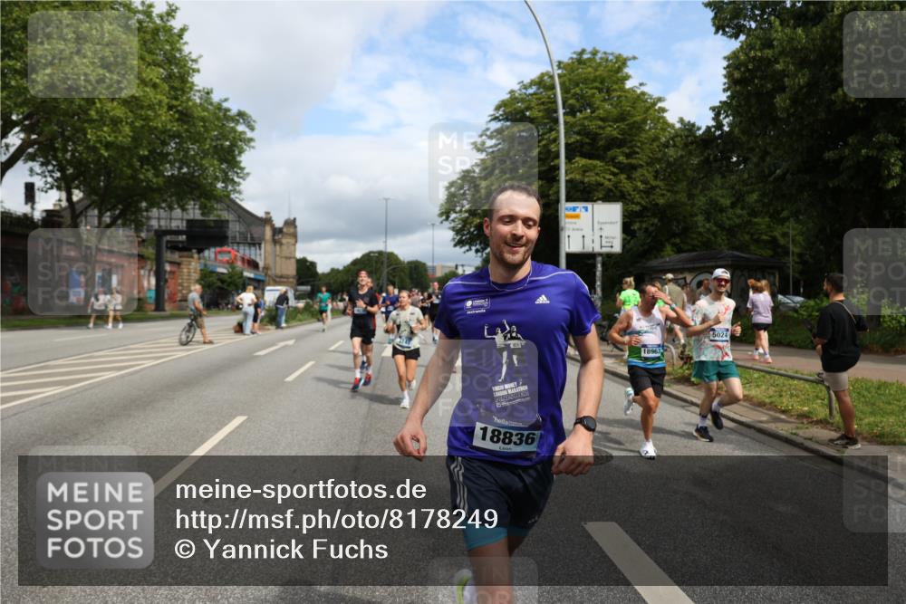29.06.2025 - hella hamburg halbmarathon Yannick Fuchs http://msf.ph/oto/8178249 29.06.2025 10:42:27 20KM 1086, 1320, 1884, 1914, 2213, 2340, 2442, 3213, 3747, 4324, 4601, 5024, 5362, 5528, 5915, 6081, 6377, 6836, 7367, 8216, 8916, 8927, 9262, 9482, 9538, 9638, 11211, 11467, 11961, 12549, 12747, 13007, 13570, 13614, 13948, 14383, 14797, 14814, 15309, 15573, 15590, 15629, 15735, 15808, 16094, 16149, 16205, 16269, 16414, 16766, 17007, 18206, 18476, 18790, 18836, 18923, 18963, 19198 meine-sportfotos.de