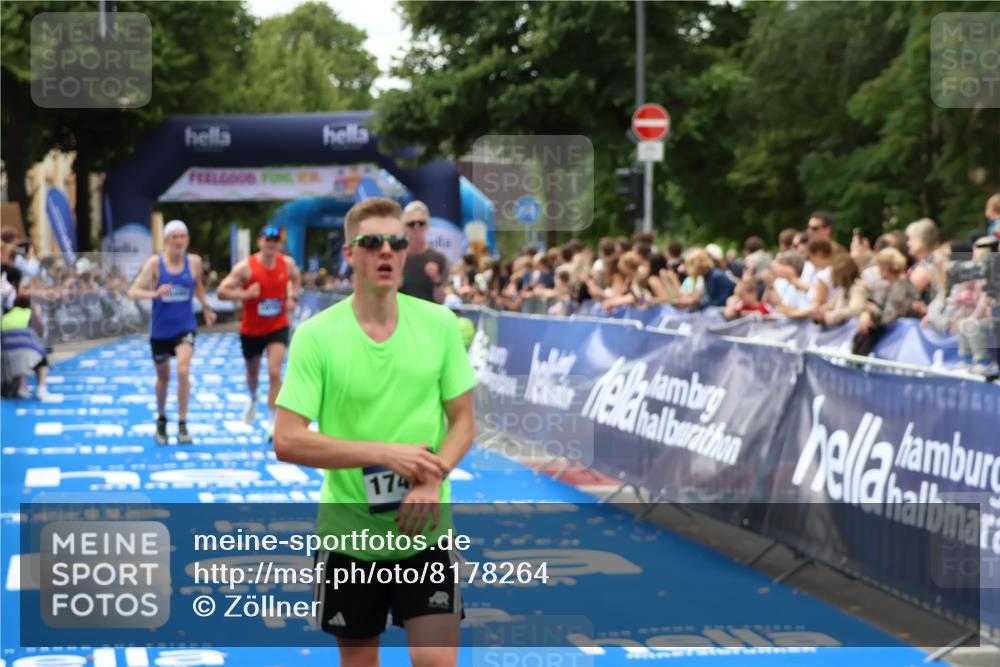 29.06.2025 - hella hamburg halbmarathon Zöllner http://msf.ph/oto/8178264 29.06.2025 10:28:53 Ziel 2604, 10486, 17428, 18763 meine-sportfotos.de