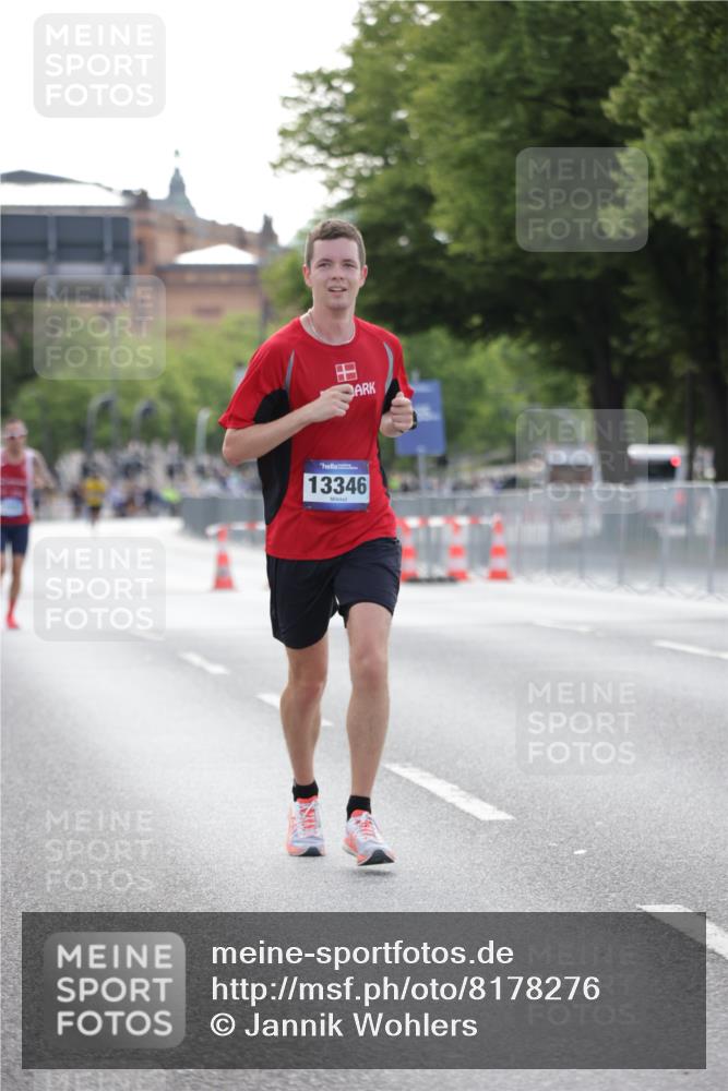 29.06.2025 - hella hamburg halbmarathon Jannik Wohlers http://msf.ph/oto/8178276 29.06.2025 09:42:25 Lombardsbrücke 5612, 7331, 7855, 9269, 10468, 11078, 11228, 12360, 13346, 13872, 13913, 14753, 14836, 17614, 18740, 19041, 19042, 19050, 19076, 19078 meine-sportfotos.de