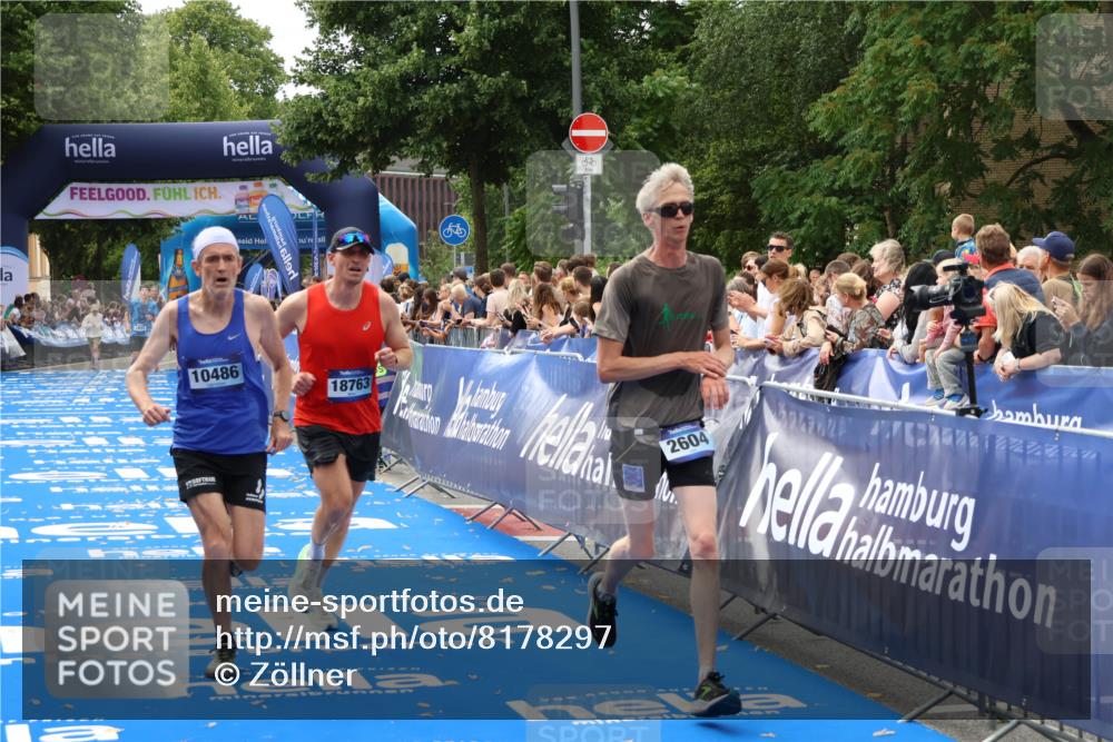 29.06.2025 - hella hamburg halbmarathon Zöllner http://msf.ph/oto/8178297 29.06.2025 10:28:54 Ziel 1827, 2604, 10486, 18763 meine-sportfotos.de