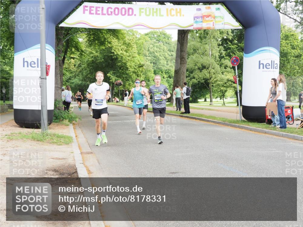 29.06.2025 - hella hamburg halbmarathon MichiJ http://msf.ph/oto/8178331 29.06.2025 10:16:55 Zwischen KM18-KM19  meine-sportfotos.de