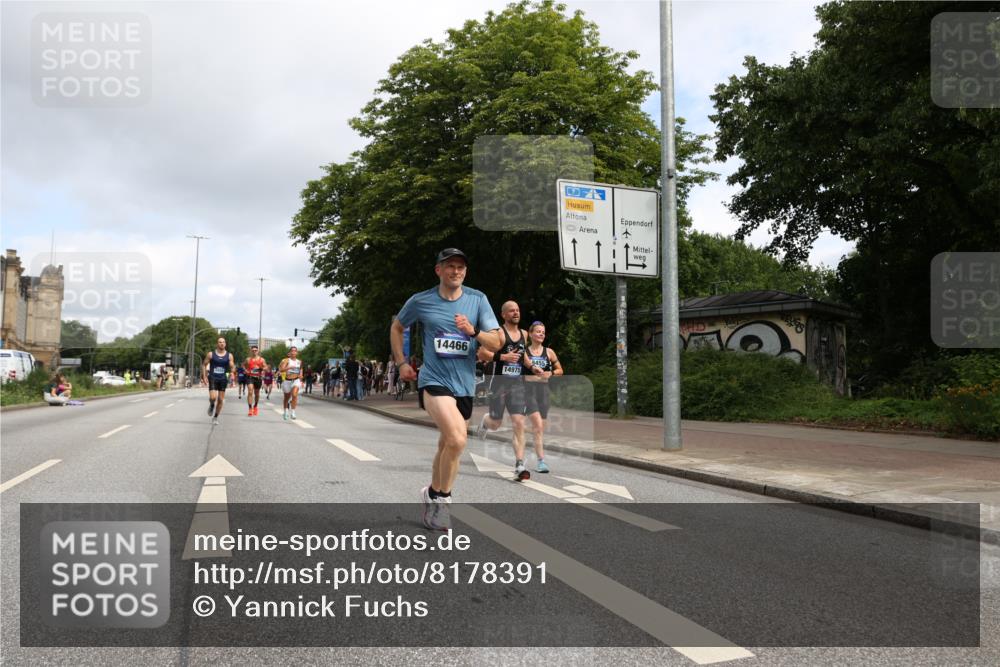29.06.2025 - hella hamburg halbmarathon Yannick Fuchs http://msf.ph/oto/8178391 29.06.2025 10:28:20 20KM 1053, 1910, 1959, 2746, 2836, 4246, 4602, 5193, 6473, 8956, 14289, 14466, 14784, 14975, 15268, 15326, 15887, 16724, 16755, 16881, 16931, 17802, 18455, 18687, 18731, 18854 meine-sportfotos.de