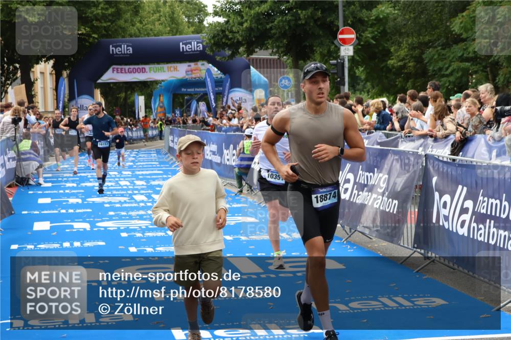 29.06.2025 - hella hamburg halbmarathon Zöllner http://msf.ph/oto/8178580 29.06.2025 10:29:10 Ziel 3043, 8473, 10171, 10351, 16157, 18874, 19194 meine-sportfotos.de