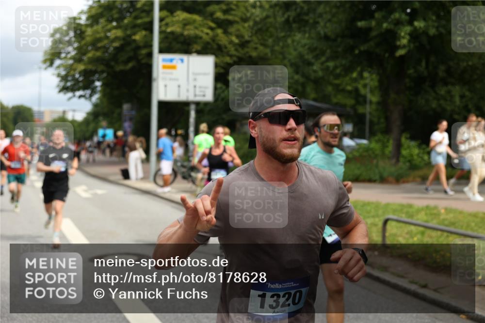 29.06.2025 - hella hamburg halbmarathon Yannick Fuchs http://msf.ph/oto/8178628 29.06.2025 10:42:33 20KM 1086, 1320, 1537, 1884, 1914, 2442, 3213, 3747, 4324, 4711, 5024, 5362, 5915, 6081, 6377, 6923, 7367, 8216, 8916, 9262, 9482, 9538, 9638, 10000, 11211, 11467, 12149, 12549, 12747, 12840, 13570, 13614, 14797, 14814, 15309, 15573, 15590, 15629, 15735, 15808, 16094, 16149, 16269, 16414, 16766, 17007, 17127, 18206, 18251, 18476, 18790, 18836, 18923, 18963, 19198 meine-sportfotos.de