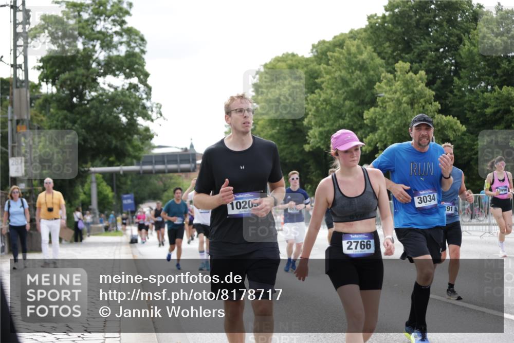 29.06.2025 - hella hamburg halbmarathon Jannik Wohlers http://msf.ph/oto/8178717 29.06.2025 10:22:36 Lombardsbrücke 1029, 1853, 3029, 3034, 4190, 4266, 5629, 6578, 6784, 6785, 6849, 7266, 7891, 9133, 9913, 10205, 12025, 12190, 12265, 13560, 13921, 14041, 14525, 15469, 16565, 16566, 16618, 16801, 16863, 17657 meine-sportfotos.de