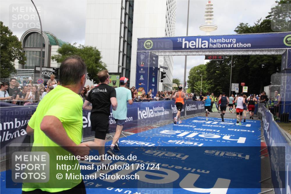 29.06.2025 - hella hamburg halbmarathon Michael Strokosch http://msf.ph/oto/8178724 29.06.2025 10:39:14 Ziel 1445, 3282, 4759, 6686, 6687, 11305, 11619, 12137, 13729, 14311, 15556, 16656, 16820, 17668, 18149, 18547 meine-sportfotos.de