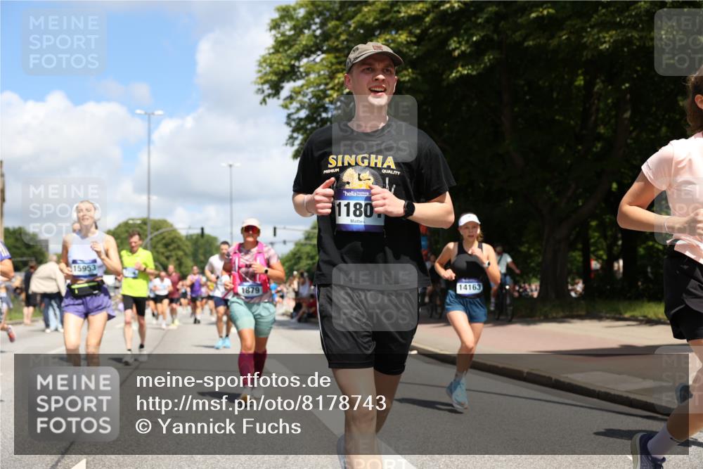 29.06.2025 - hella hamburg halbmarathon Yannick Fuchs http://msf.ph/oto/8178743 29.06.2025 11:38:36 20KM 1879, 2069, 2113, 2313, 2552, 3242, 3293, 4245, 4412, 4483, 4627, 4972, 5059, 5224, 5240, 5300, 5355, 5370, 5875, 6153, 6200, 6259, 6917, 7205, 7206, 7350, 7566, 7777, 7844, 8615, 9978, 10001, 10123, 10617, 10644, 10940, 11244, 11801, 11831, 11982, 12254, 12903, 12904, 12969, 13442, 13861, 13877, 14130, 14163, 14405, 14776, 14856, 15380, 15588, 15715, 15755, 15762, 15852, 15933, 15953, 16360, 16545, 16955, 17355, 17547, 17936, 17943, 18353, 18950 meine-sportfotos.de