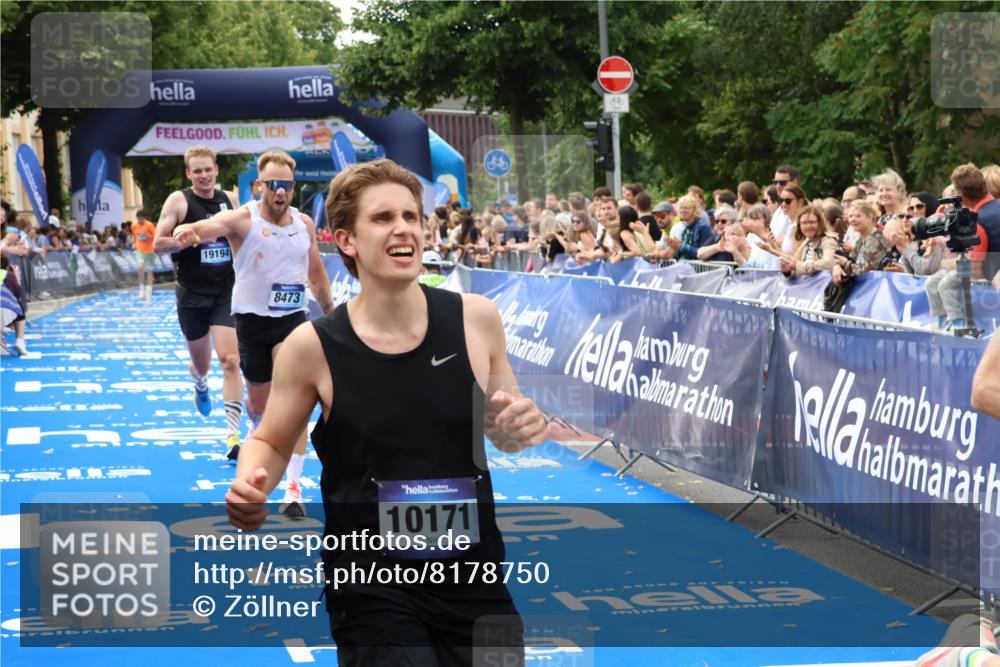 29.06.2025 - hella hamburg halbmarathon Zöllner http://msf.ph/oto/8178750 29.06.2025 10:29:16 Ziel 3043, 8473, 12337, 14395, 19194 meine-sportfotos.de