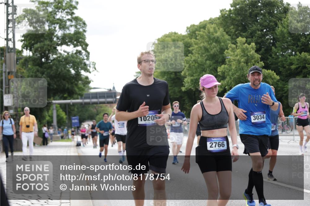 29.06.2025 - hella hamburg halbmarathon Jannik Wohlers http://msf.ph/oto/8178754 29.06.2025 10:22:36 Lombardsbrücke 1029, 1853, 3029, 3034, 4190, 4266, 5629, 6578, 6784, 6785, 6849, 7266, 7891, 9133, 9913, 10205, 12025, 12190, 12265, 13560, 13921, 14041, 14525, 15469, 16565, 16566, 16618, 16801, 16863, 17657 meine-sportfotos.de