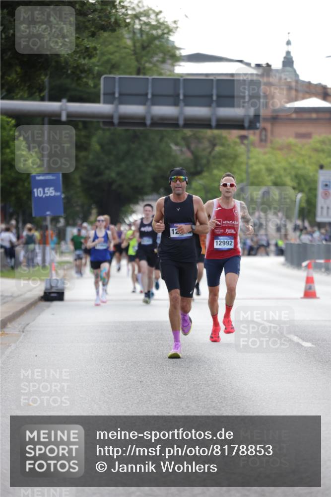 29.06.2025 - hella hamburg halbmarathon Jannik Wohlers http://msf.ph/oto/8178853 29.06.2025 09:42:28 Lombardsbrücke 5612, 7331, 7855, 9269, 11078, 11228, 12360, 12529, 12992, 13346, 14753, 14836, 17614, 18740, 19041, 19042, 19050, 19076, 19078 meine-sportfotos.de
