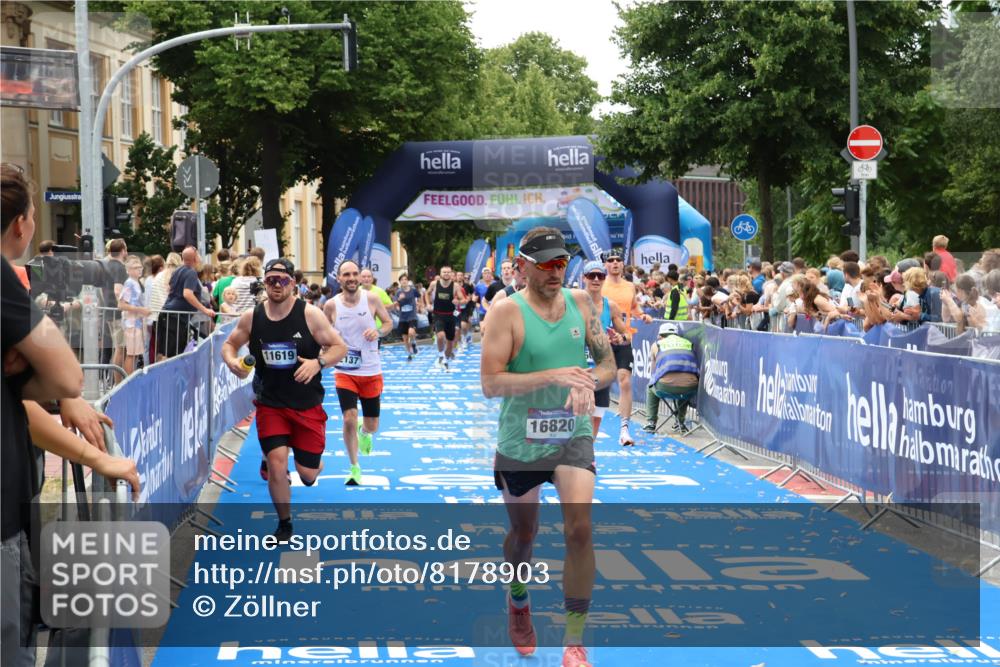 29.06.2025 - hella hamburg halbmarathon Zöllner http://msf.ph/oto/8178903 29.06.2025 10:39:12 Ziel 1445, 3282, 4759, 6686, 6687, 11305, 11619, 12137, 13729, 15556, 16656, 16820, 17668, 18149, 18547 meine-sportfotos.de
